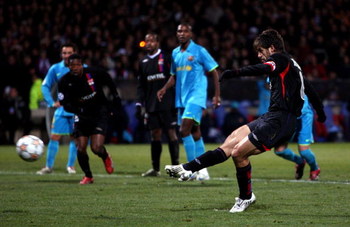 LYON, FRANCE - NOVEMBER 27:  Juninho of Lyon equalises from the penalty spot during the UEFA Champions League Group E match between Lyon and Barcelona at the Stade Gerland on November 27, 2007 in Lyon, France.  (Photo by Mike Hewitt/Getty Images)