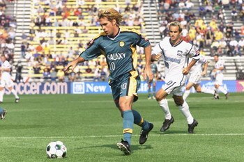 21 Oct 2001: Paul Caligiuri #20 of the Los Angeles Galaxy controls the ball past Landon Donovan #10 of the San Jose Earthquakes during the Major League Soccer Cup at the Columbus Crew Stadium in Columbus, Ohio. DIGITAL IMAGE. Mandatory Credit: Brian Bahr/