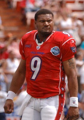 Tennessee Titans quarterback Steve McNair watches play February 12, 2006 at the Pro Bowl at Aloha Stadium in Honolulu, Hawaii.  (Photo by Al Messerschmidt/Getty Images)