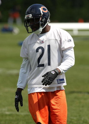 LAKE FOREST, IL - MAY 31: Corey Graham #21 of the Chicago Bears participates during a mini-camp practice on May 31, 2008 at Halas Hall in Lake Forest, Illinois. (Photo by Jonathan Daniel/Getty Images)