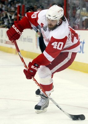 PITTSBURGH - JUNE 04:  Henrik Zetterberg #40 of the Detroit Red Wings skates against the Pittsburgh Penguins during Game Four of the 2009 NHL Stanley Cup Finals on June 4, 2009 at Mellon Arena in Pittsburgh, Pennsylvania.  (Photo by Jim McIsaac/Getty Imag