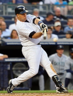 NEW YORK - JULY 01:  Mark Teixeira #25 of the New York Yankees bats against the Seattle Mariners on July 1, 2009 at Yankee Stadium in the Bronx borough of New York City.  (Photo by Jim McIsaac/Getty Images)