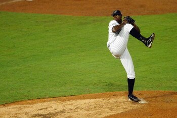 MIAMI - OCTOBER 21:  Pitcher Dontrelle Willis #35 of the Florida Marlins pitches during game three of the Major League Baseball World Series against the New York Yankees on October 21, 2003 at Pro Player Stadium in Miami, Florida. The Yankees defeated the