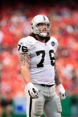 KANSAS CITY, MO - SEPTEMBER 14:  Robert Gallery #76 of the Oakland Raiders looks on during their NFL game against the Kansas City Chiefs at Arrowhead Stadium on September 14, 2008 in Kansas City, Missouri. The Raiders defeated the Chiefs 23-8. (Photo by J