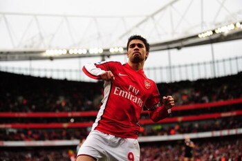 LONDON - MARCH 08:  Eduardo of Arsenal celebrates scoring his team's second goal during the the FA Cup Sponsored by E.on 5th round match between Arsenal and Burnley at Emirates Stadium on March 8, 2009 in London, England.  (Photo by Mike Hewitt/Getty Imag