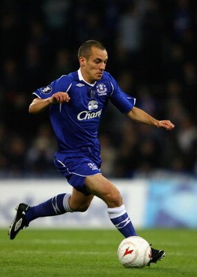 LIEGE, BELGIUM - OCTOBER 02:  Everton's Leon Osman runs with the ball during the UEFA Cup first round, second leg match, between Standard Liege and Everton at Stade Maurice Dufrasne, on October 2, 2008 in Liege,Belgium.  (Photo by Clive Brunskill/Getty Im