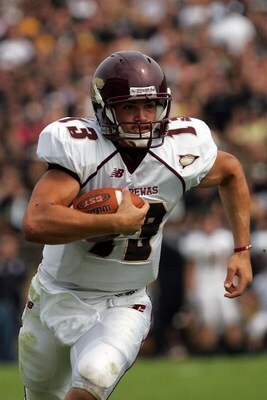 WEST LAFAYETTE, IN - SEPTEMBER 20:  Quarterback Dan LeFevour #13 of the Central Michigan Chippewas runs the ball against the Purdue Boilermakers at Ross-Ade Stadium on September 20, 2008 in West Lafayette, Indiana.  (Photo by Ronald Martinez/Getty Images)