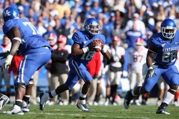 LEXINGTON, KY - NOVEMBER 8:  Randall Cobb #18 of the Kentucky Wildcats carries the ball during the game against the Georgia Bulldogs at Commonwealth Stadium on November 8, 2008 in Lexington, Kentucky. (Photo by Andy Lyons/Getty Images)