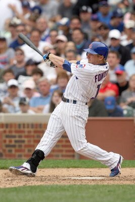 CHICAGO - JUNE 17: Mike Fontenot #17 of the Chicago Cubs swings at the pitch against the Chicago White Sox on June 17, 2009 at Wrigley Field in Chicago, Illinois. The White Sox defeated the Cubs 4-1. (Photo by Jonathan Daniel/Getty Images) 