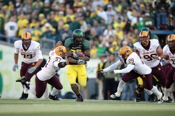 EUGENE, OR - NOVEMBER 03: Jonathan Stewart #28 of the Oregon Ducks carries the ball during the game against the Arizona State Sun Devils at Autzen Stadium on November 3, 2007 in Eugene, Oregon. The Ducks defeated the Sun Devils 35-23. (Photo by Otto Greul