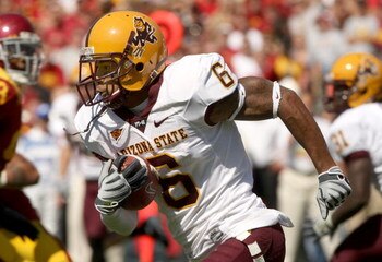 LOS ANGELES, CA - OCTOBER 11: Kyle Williams #6 of the Arizona State Sun Devils carries the ball against the USC Trojans on October 10, 2008 at the Los Angeles Coliseum in Los Angeles, California.  USC won 28-0.  (Photo by Stephen Dunn/Getty Images)
