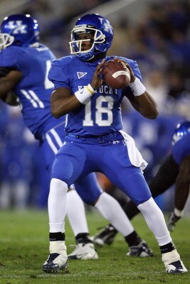 LEXINGTON, KY - NOVEMBER 15:  Randall Cobb #18 of the Kentucky Wildcats drops back to pass during the game against the Vanderbilt Commodores on November 15, 2008 at Commonwealth Stadium in Lexington, Kentucky.  (Photo by Andy Lyons/Getty Images)