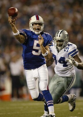 ORCHARD PARK, NY - OCTOBER 8: Trent Edwards #5 of the Buffalo Bills passes in the first half against Demarcus Ware #94 of the Dallas Cowboys at Ralph Wilson Stadium October 8, 2007 in Orchard Park, New York.  (Photo by Rick Stewart/Getty Images)