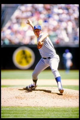 1990: Pitcher Charlie Hough of the Texas Rangers prepares to throw the ball. Mandatory Credit: Otto Greule /Allsport