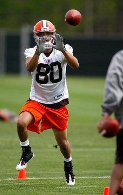 BEREA, OH - MAY 02: Brian Robiskie #80 of the Cleveland Browns catches a pass during rookie mini camp at the Cleveland Browns Training and Administrative Complex on May 2, 2009 in Berea, Ohio.  (Photo by Gregory Shamus/Getty Images)