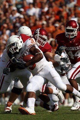 DALLAS - OCTOBER 11:  Running back Chris Ogbonnaya #3 of the Texas Longhorns runs against the Oklahoma Sooners at the Cotton Bowl on October 11, 2008 in Dallas, Texas.  (Photo by Ronald Martinez/Getty Images)