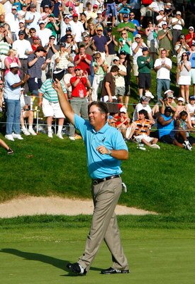 CROMWELL, CT - JUNE 28: Kenny Perry celebrates winning the 2009 Travelers Championship at TPC River Highlands on June 28, 2009 in Cromwell, Connecticut. (Photo by Jim Rogash/Getty Images)