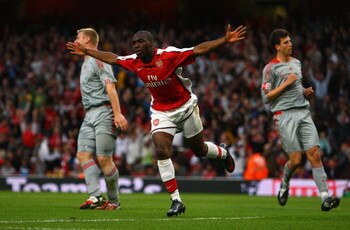 LONDON, ENGLAND - MAY 22:  Gilles Sunu of Arsenal celebrates scoring the first goal during the FA Youth Cup Final 1st Leg match between Arsenal and Liverpool at The Emirates Stadium on May 22, 2009 in London, England.  (Photo by Julian Finney/Getty Images