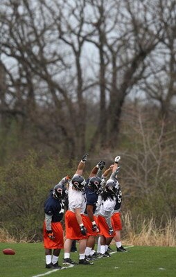 LAKE FOREST, IL - MAY 01: Members of the Chicago Bears participate during a rookie mini-camp practice on May 1, 2009 at Halas Hall in Lake Forest, Illinois. (Photo by Jonathan Daniel/Getty Images)