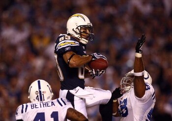 SAN DIEGO, CA - NOVEMBER 23:   Wide Receiver Vincent Jackson #83 of the San Diego Chargers goes up to catch a touchdown catch against the Indianapolis Colts during their NFL Game at Qualcomm Stadium on November 23, 2008 in San Diego, California. (Photo by