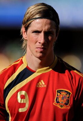 RUSTENBURG, SOUTH AFRICA - JUNE 28:  Fernando Torres of Spain listens to his countries national anthom during the FIFA Confederations Cup 3rd Place Playoff match between Spain and South Africa at the Royal Bafokeng Stadium on June 28, 2009 in Rustenburg, 