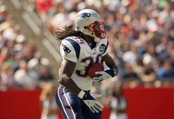 FOXBORO, MA - SEPTEMBER 7:  Laurence Maroney #39 of the New England Patriots runs with the ball during their NFL game against the Kansas City Chiefs on September 7, 2008 at Gillette Stadium in Foxboro, Massachusetts. The Patriots defeated the Chiefs 17-10