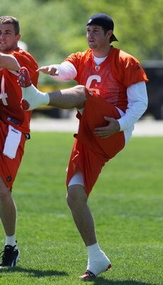 LAKE FOREST, IL - MAY 20: Jay Cutler #6 of the Chicago Bears participates during an organized team activity (OTA) practice on May 20, 2009 at Halas Hall in Lake Forest, Illinois. (Photo by Jonathan Daniel/Getty Images)