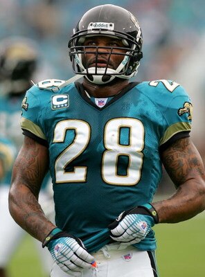 JACKSONVILLE, FL - NOVEMBER 25:  Fred Taylor #28 of the Jacksonville Jaguars warms up prior to a game against the Buffalo Bills at Jacksonville Municipal Stadium in Jacksonville, Florida on November 25, 2007.  The Jaguars beat the Bills 36-14.  (Photo by 