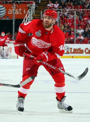 DETROIT - JUNE 12:  Henrik Zetterberg #40 of the Detroit Red Wings skates against the Pittsburgh Penguins during Game Seven of the 2009 NHL Stanley Cup Finals at Joe Louis Arena on June 12, 2009 in Detroit, Michigan.  (Photo by Jim McIsaac/Getty Images)