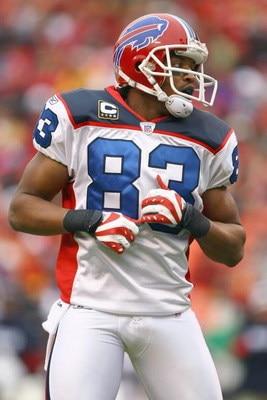 KANSAS CITY, MO - NOVEMBER 23:  Lee Evans #83 of the Buffalo Bills moves on the field during the game against the Kansas City Chiefs on November 23, 2008 at Arrowhead Stadium in Kansas City, Missouri. (Photo by Jamie Squire/Getty Images)