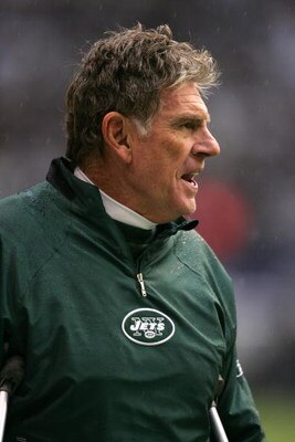 IRVING - NOVEMBER 22:  Special teams coordinator Mike Westhoff of the New York Jets yells from the sidelines during the NFL game against the Dallas Cowboys at Texas Stadium on November 22, 2007 in Irving, Texas. (Photo by Ronald Martinez/Getty Images)