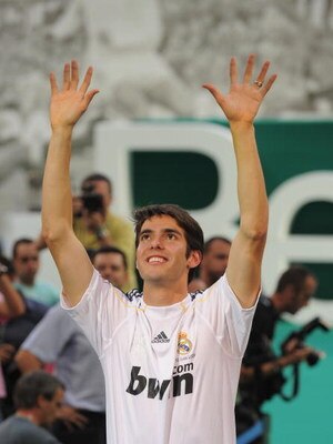 MADRID, SPAIN - JUNE 30:  New signing Kaka waves to fans during his official presentation as a Real Madrid player at the Santiago Bernabeu Stadium on June 30, 2009 in Madrid, Spain.  (Photo by Denis Doyle/Getty Images)