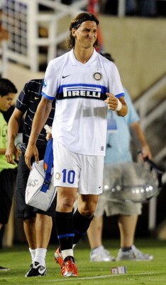 PASADENA, CA - JULY 21:  Zlatan Ibrahimovic #10 of Inter Milan has his right wrist tapede after an injury l against Chelsea FC during the World Football Challenge at the Rose Bowl on July 21, 2009 in Pasadena, California. Chelsea FC defeated Inter Milan 2