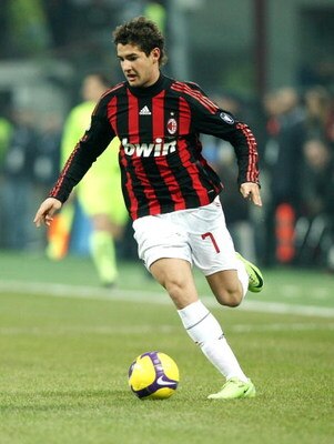MILAN, ITALY - FEBRUARY 15: Forward Pato of AC Milan in action during FC Inter Milan v AC Milan - Serie A match on February 15, 2009 in Milan, Italy.  (Photo by Vittorio Zunino Celotto/Getty Images)