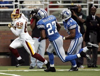 DETROIT , MI - OCTOBER 26:  Santana Moss #89 of the Washington Redskins runs for a touchdown against the Detroit Lions on October 26, 2008 at Ford Field in Detroit, Michigan.  (Photo by Domenic Centofanti/Getty Images)