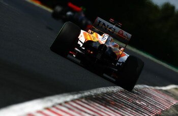 BUDAPEST, HUNGARY - JULY 25:  Fernando Alonso of Spain and Renault drives on his way to taking pole position during qualifying for the Hungarian Formula One Grand Prix at the Hungaroring on July 25, 2009 in Budapest, Hungary.  (Photo by Paul Gilham/Getty 