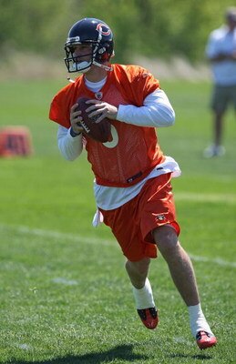 LAKE FOREST, IL - MAY 20: Jay Cutler #6 of the Chicago Bears participates during an organized team activity (OTA) practice on May 20, 2009 at Halas Hall in Lake Forest, Illinois. (Photo by Jonathan Daniel/Getty Images)