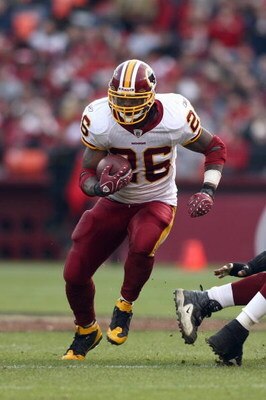 SAN FRANCISCO - DECEMBER 28:  Clinton Portis #26 of the Washington Redskins carries the ball during the game against of the San Fransisco 49ers at Candlestick Park on December 28, 2008 in San Francisco, California. (Photo by: Jonathan Ferrey/Getty Images)
