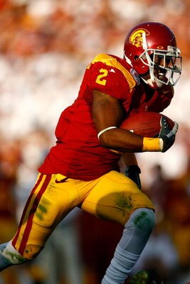 PASADENA, CA - JANUARY 01:  C.J. Gable #2 of the USC Trojans runs in for a touchdown in the second quarter against the Penn State Nittany Lions during the 95th Rose Bowl Game presented by Citi on January 1, 2009 at the Rose Bowl in Pasadena, California.  
