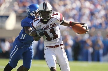 LEXINGTON, KY - OCTOBER 11:  Kenny McKinley #11 of the South Carolina Gamecocks runs the ball against the Kentucky Wildcats during the game at Commonwealth Stadium on October 11, 2008 in Lexington, Kentucky. South Carolina defeated Kentucky 24-17.   (Phot