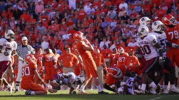 CLEMSON, SC - NOVEMBER 25:  Kicker Jad Dean #7of the Clemson Tigers watches his game-tying field goal go wide during the final seconds of his team's loss to the South Carolina Gamecocks during an NCAA football game at Memorial Stadium November 25, 2006 in
