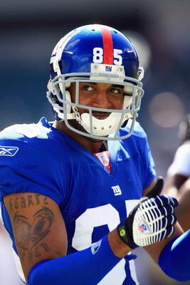 PHILADELPHIA - SEPTEMBER 17:  Wide receiver David Tyree #85 of the New York Giants looks on before the game against the Philadelphia Eagles at Lincoln Financial Field on September 17, 2006  in Philadelphia, Pennsylvania. The Giants defeated the Eagles 30-