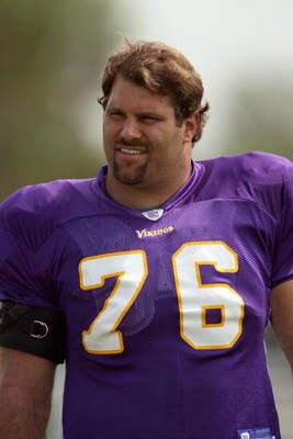 MANKATO, MN - AUGUST 2:  Steve Hutchinson #76 of the Minnesota Vikings looks on during afternoon practice during 2006 Training Camp on August 2, 2006 at Minnesota State University in Mankato, Minnesota. (Photo by David Sherman/Getty Images)