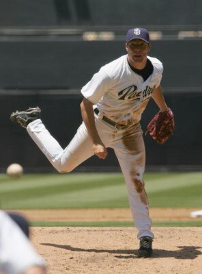 SAN DIEGO - JUNE 24:  Jake Peavy #44 of the San Diego Padres pitches against the Boston Red Sox on June 24, 2007 at Petco Park in San Diego, California. The Red Sox won 4-2. (Photo by Stephen Dunn/Getty Images)