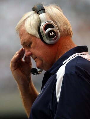 IRVING, TX - SEPTEMBER 28:  Head coach Wade Phillips of the Dallas Cowboys reacts during a 26-24 loss against the Washington Redskins at Texas Stadium on September 28, 2008 in Irving, Texas.  (Photo by Ronald Martinez/Getty Images)