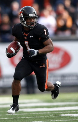 CORVALLIS, OR - NOVEMBER 15: Jacquizz Rodgers #1 of the Oregon State Beavers runs with the ball against the California Golden Bears at Reser Stadium on November 15, 2008 in Corvalis, Oregon. (Photo by Jonathan Ferrey/Getty Images)