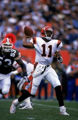 10 Oct 1999: Akili Smith #11 of the Cincinnati Bengals gets ready to pass the ball during the game against the Cleveland Browns at the Cleveland Stadium in Cleveland, Ohio. The Bengals defeated the Browns 18-17. Mandatory Credit: Al Bello  /Allsport