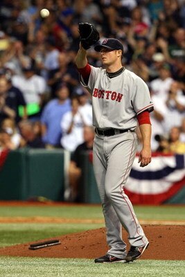 ST PETERSBURG, FL - OCTOBER 19:  Starting pitcher Jon Lester #31 of the Boston Red Sox looks on against the Tampa Bay Rays in game seven of the American League Championship Series during the 2008 MLB playoffs on October 19, 2008 at Tropicana Field in St P
