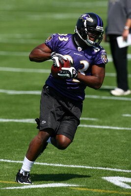 OWINGS MILLS, MARYLAND - MAY 8: Tight end Davon Drew #83 of the Baltimore Ravens runs during minicamp at the practice facility on May 8, 2009 in Owings Mills, Maryland. (Photo by Ned Dishman/Getty Images)