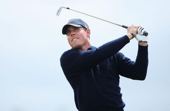 TURNBERRY, SCOTLAND - JULY 18:  Justin Leonard of USA tees off on the 4th hole during round three of the 138th Open Championship on the Ailsa Course, Turnberry Golf Club on July 18, 2009 in Turnberry, Scotland.  (Photo by Andrew Redington/Getty Images)